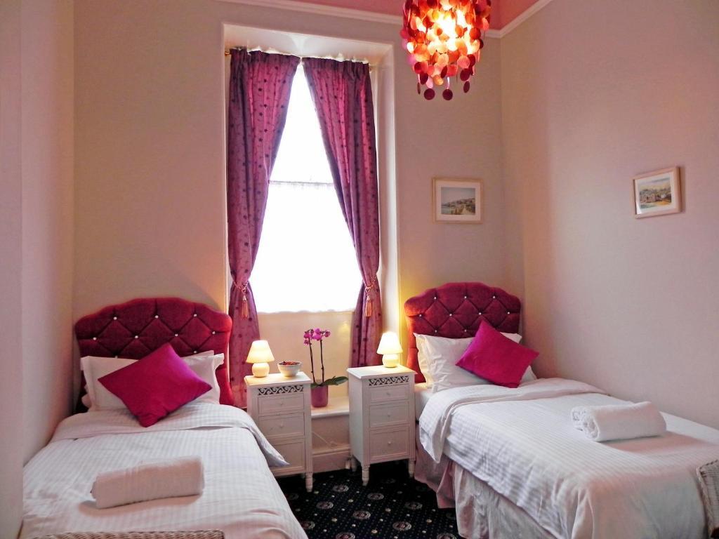 Estoril Bed & Breakfast 4*