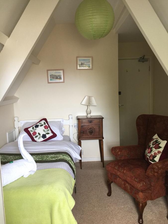 Estoril Bed & Breakfast 4*