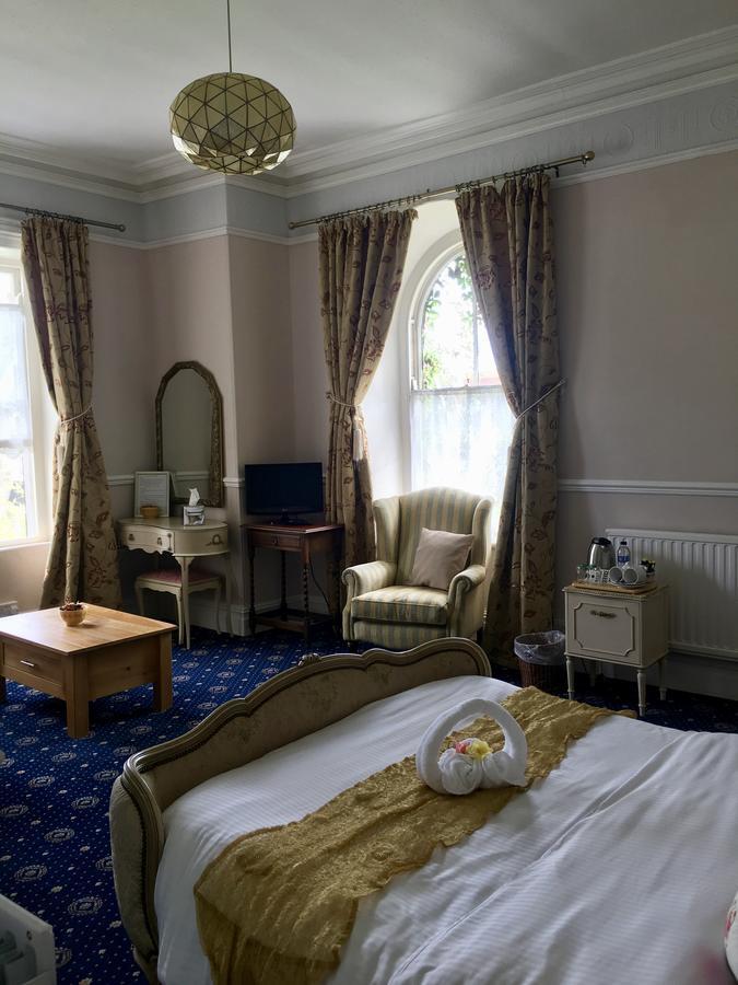 Estoril 4*